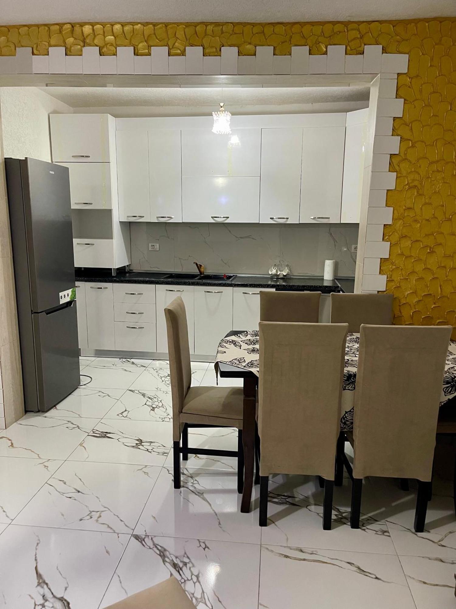 Guest House DEA Vlorë Extérieur photo