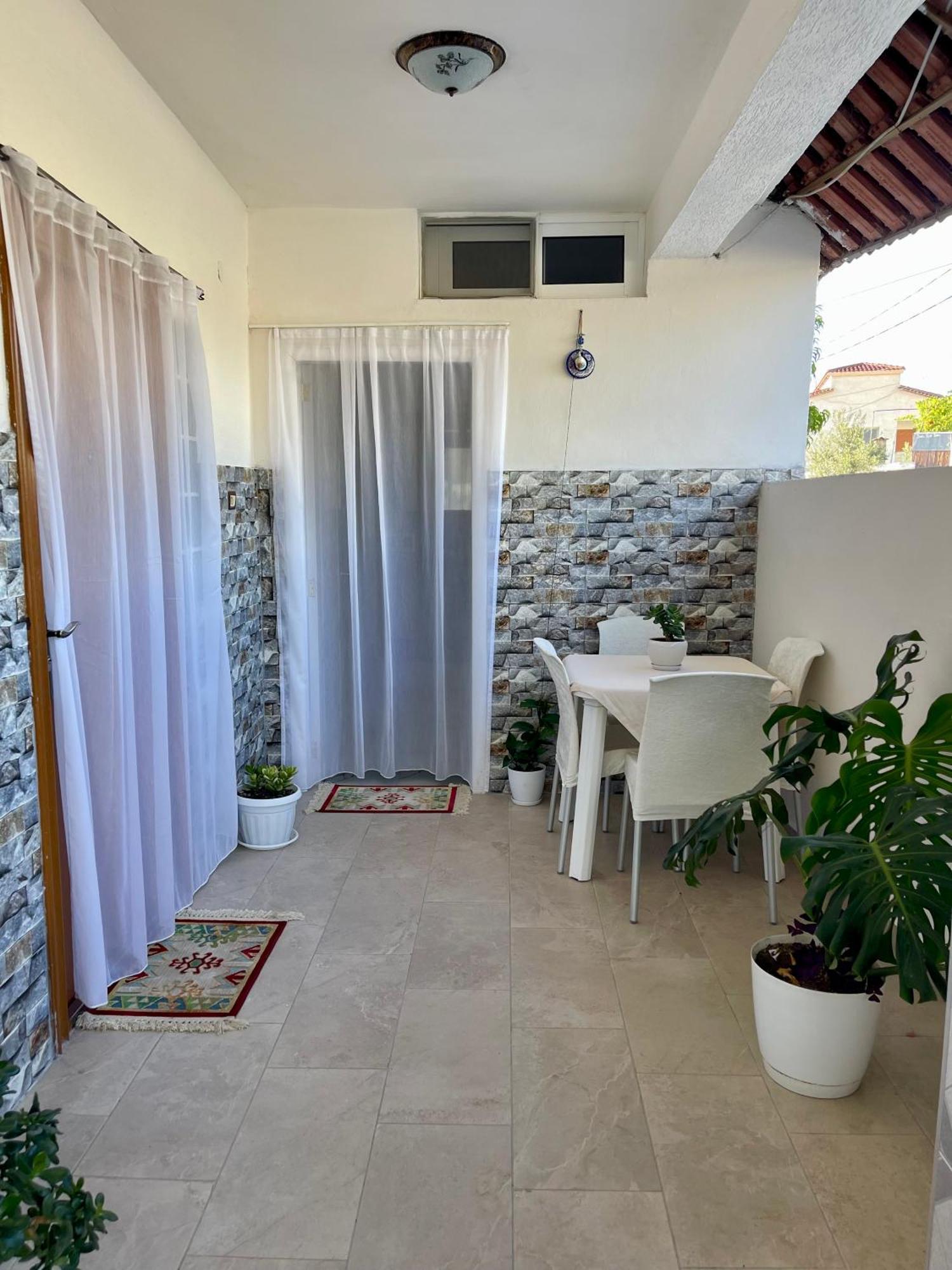 Guest House DEA Vlorë Extérieur photo